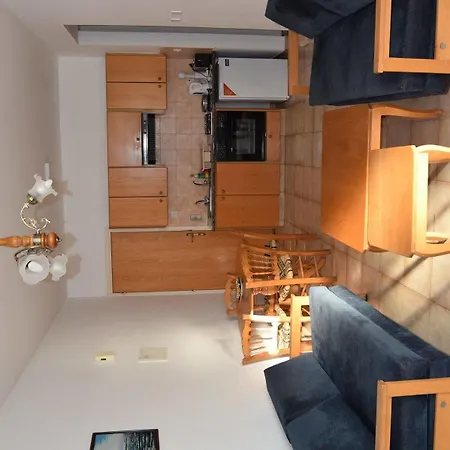 Apartment Kanalli Pomos